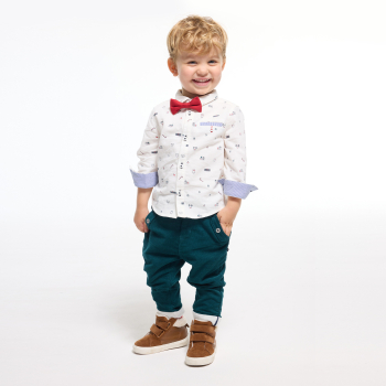 قميص مخملي بتضليعة قصيرة مطبّع، أبيض، ولادي رُضع